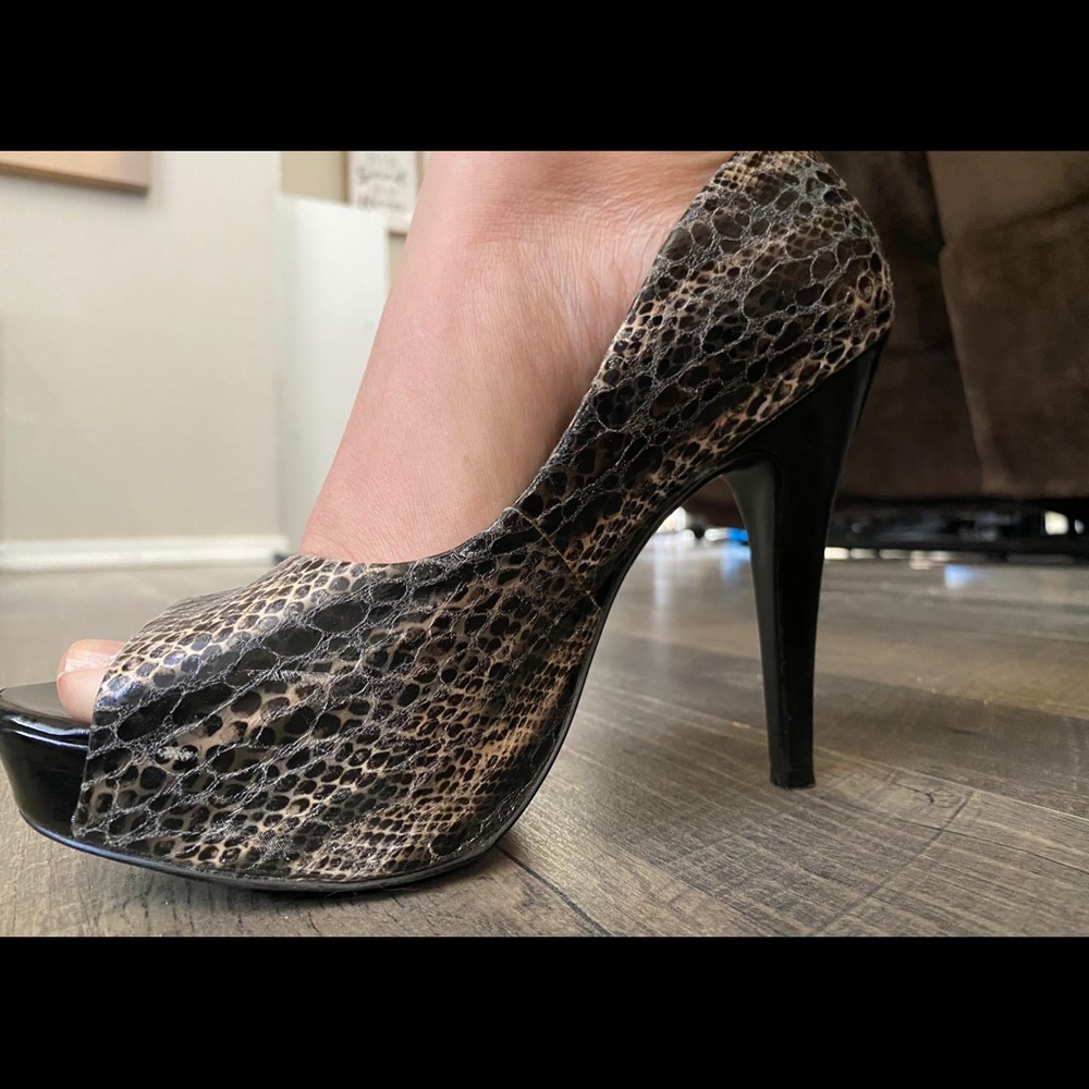 BRAND NEW Snake / Python Heels - Picture 6 of 6